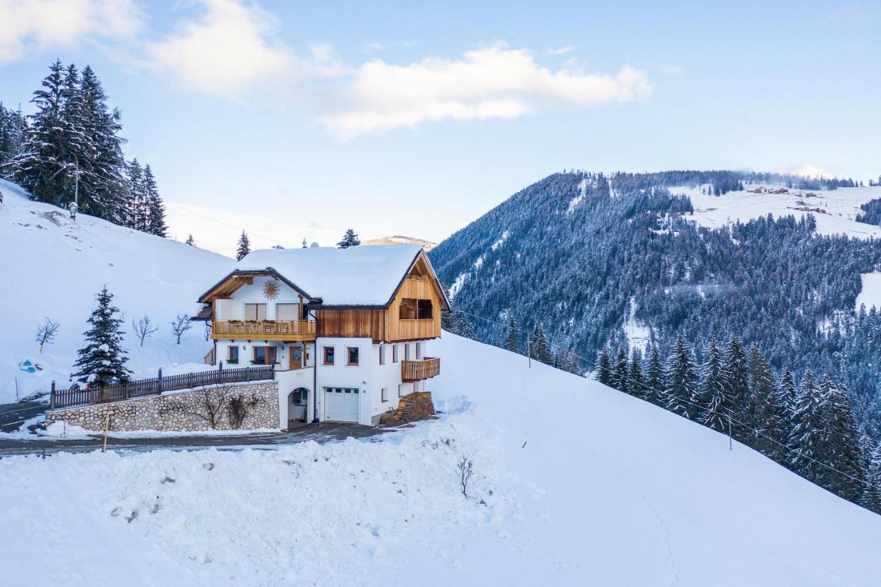 Ciasa Funtanies Sas Dla Crusc Lägenhet San Martino in Badia Exteriör bild