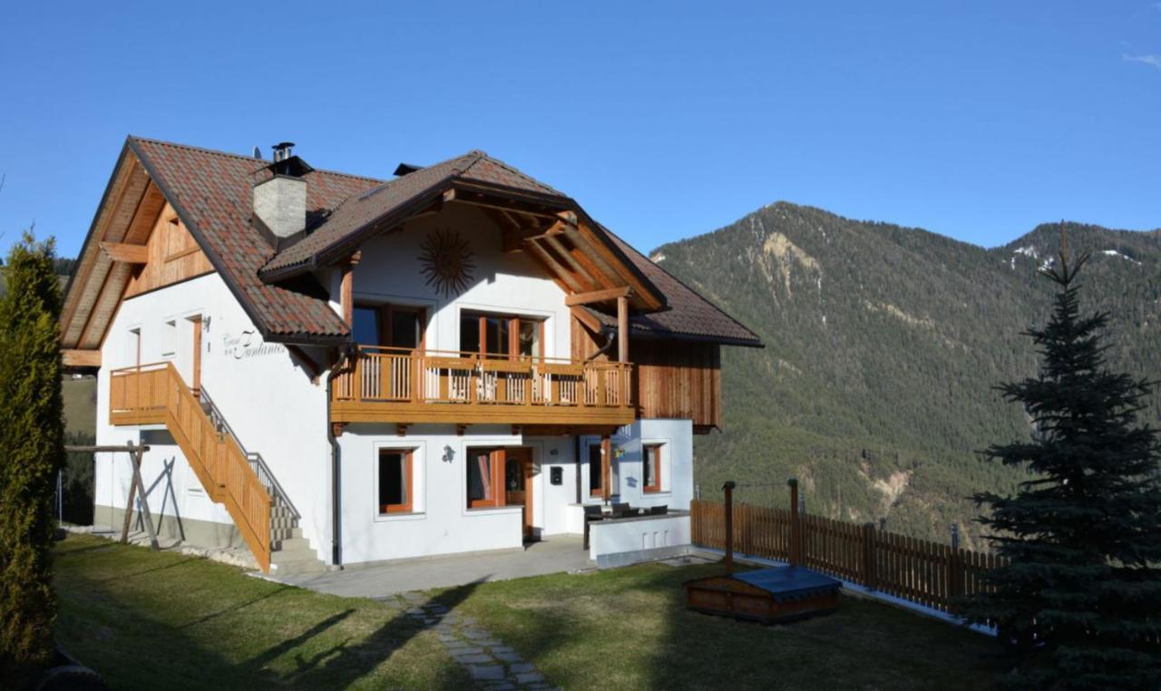 Ciasa Funtanies Sas Dla Crusc Lägenhet San Martino in Badia Exteriör bild